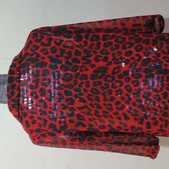 Avon Animal Print Summer 3/4 Sleeve Button-up Blouse Medium - Picture 8 of 9